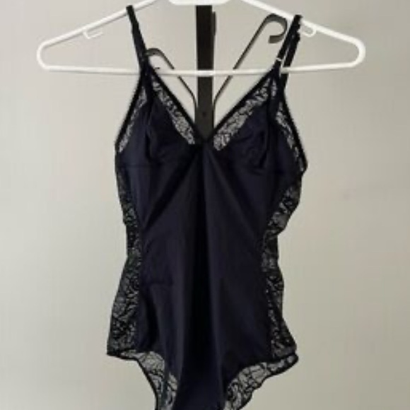 Aritzia Wilfred Lace Black Leotard-Style Top/One-Piece Top Sz XS - Picture 1 of 4
